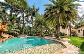 Villa – Pine Tree Drive, Miami Beach, Floride,  Etats-Unis. $4,995,000
