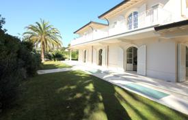 5 pièces villa en Forte dei Marmi, Italie. Price on request