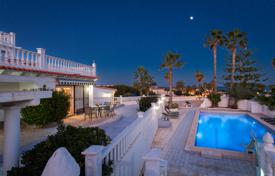 Villa – Alicante, Valence, Espagne. 13,800 € par semaine