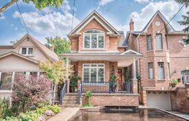 3 pièces maison en ville à Etobicoke, Canada. C$1,419,000