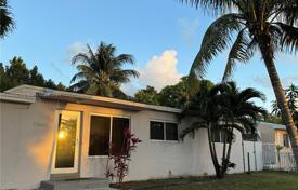 Maison en ville – North Miami Beach, Floride, Etats-Unis. $710,000