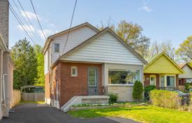 4 pièces maison en ville à Scarborough, Canada. C$1,027,000