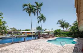 Villa – North Miami, Floride, Etats-Unis. $1,324,000