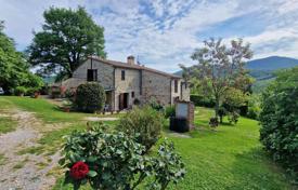Villa – Radicofani, Toscane, Italie. 1,000,000 €
