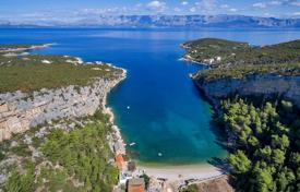 Terrain – Hvar, Comté de Split-Dalmatie, Croatie. 250,000 €