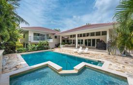 Villa – Coral Gables, Floride, Etats-Unis. $1,900,000