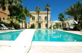 22 pièces hôtel particulier 750 m² en Province of Lecce, Italie. Price on request