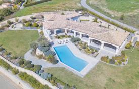 Villa – Roquefort-les-Pins, Côte d'Azur, France. 3,360,000 €