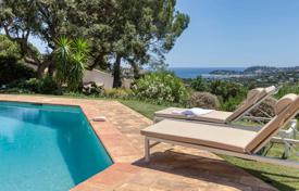 6 pièces villa à Cavalaire-sur-Mer, France. 1,750,000 €