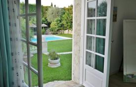 5 pièces villa à Antibes, France. Price on request