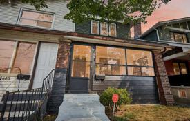 Maison mitoyenne – Gerrard Street East, Toronto, Ontario,  Canada. C$1,142,000