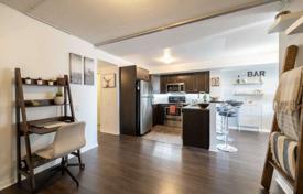 Appartement – The Queensway, Toronto, Ontario,  Canada. C$774,000
