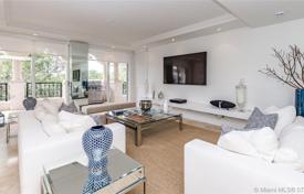Appartement – Fisher Island Drive, Miami Beach, Floride,  Etats-Unis. $1,350,000