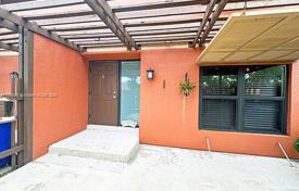 Maison en ville – Pembroke Pines, Broward, Floride,  Etats-Unis. $472,000
