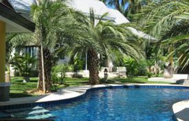 Villa – Phuket, Thaïlande. $1,420 par semaine