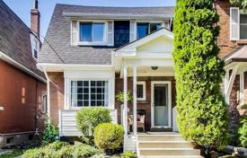 3 pièces maison en ville en York, Canada. C$1,293,000