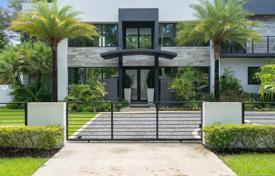 Villa – South Miami, Floride, Etats-Unis. $2,249,000