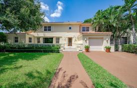 Villa – Miami Beach, Floride, Etats-Unis. 2,039,000 €