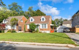 3 pièces maison en ville à North York, Canada. C$1,182,000