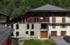 Ferme à Saint-Jean-d'Aulps, France. 460,000 €