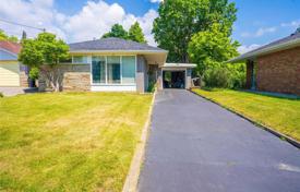 4 pièces maison en ville à Scarborough, Canada. C$1,025,000