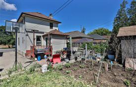 3 pièces maison en ville en York, Canada. C$1,141,000