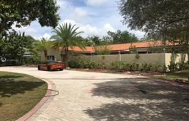 7 pièces villa 423 m² en Miami, Etats-Unis. $1,995,000