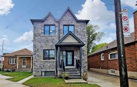 Maison en ville – East York, Toronto, Ontario,  Canada. C$2,133,000