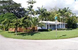 Maison de campagne – South Miami, Floride, Etats-Unis. $795,000