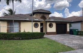 Maison en ville – West End, Miami, Floride,  Etats-Unis. $700,000