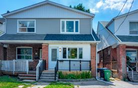 3 pièces maison mitoyenne à East York, Canada. C$1,107,000