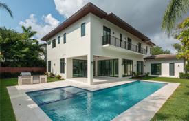 8 pièces villa 575 m² en Miami, Etats-Unis. 3,275,000 €