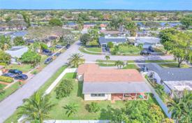 Maison en ville – Pembroke Pines, Broward, Floride,  Etats-Unis. $675,000