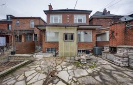 Maison en ville – Symington Avenue, Old Toronto, Toronto,  Ontario,   Canada. C$2,132,000