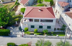 3 pièces villa 200 m² à Slano, Croatie. Price on request