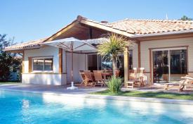 Villa – Nouvelle-Aquitaine, France. 3,900 € par semaine