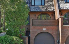 Maison mitoyenne – East York, Toronto, Ontario,  Canada. C$1,930,000