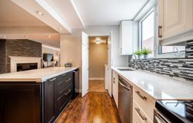 Appartement – East York, Toronto, Ontario,  Canada. C$1,217,000