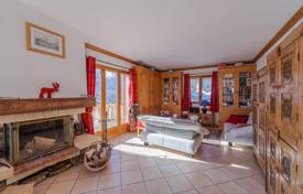 GRAND CHALET FAMILIAL AVEC VUE PANORAMIQUE. 1,290,000 €