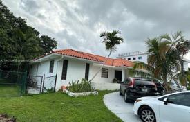 Maison en ville – Sunny Isles Beach, Floride, Etats-Unis. $2,550,000