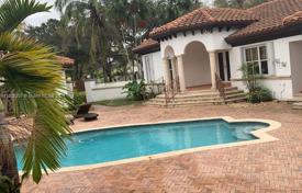 Maison en ville – Hialeah, Floride, Etats-Unis. $1,899,000