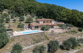 8 pièces villa à Chateauneuf-Grasse, France. 2,350,000 €