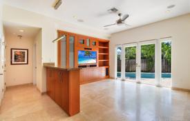 Villa – Bay Harbor Islands, Floride, Etats-Unis. $1,349,000