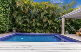 Villa – Lagorce Drive, Miami Beach, Floride,  Etats-Unis. $1,675,000