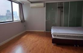 3 pièces appartement en copropriété à Khlong Toei, Thaïlande. 477,000 €