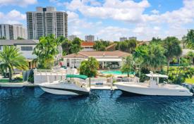 Villa – Hallandale Beach, Floride, Etats-Unis. $2,100,000