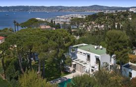 Villa – Cap d'Antibes, Antibes, Côte d'Azur,  France. 4,250,000 €
