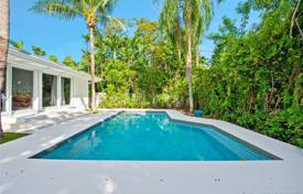 Villa – Miami Beach, Floride, Etats-Unis. $2,389,000