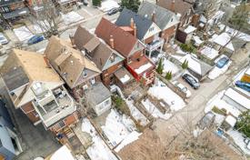 8 pièces maison en ville à Old Toronto, Canada. C$1,433,000