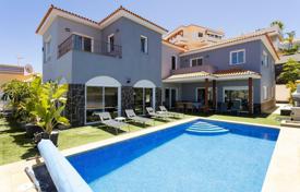 7 pièces villa 820 m² à Puerto de la Cruz, Espagne. 2,050,000 €